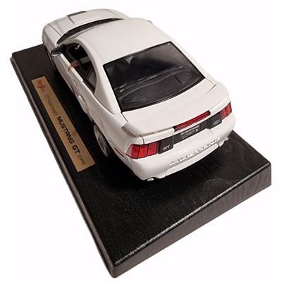 Maisto Ford Mustang GT 35th Anniversary -99 1:18, 35860